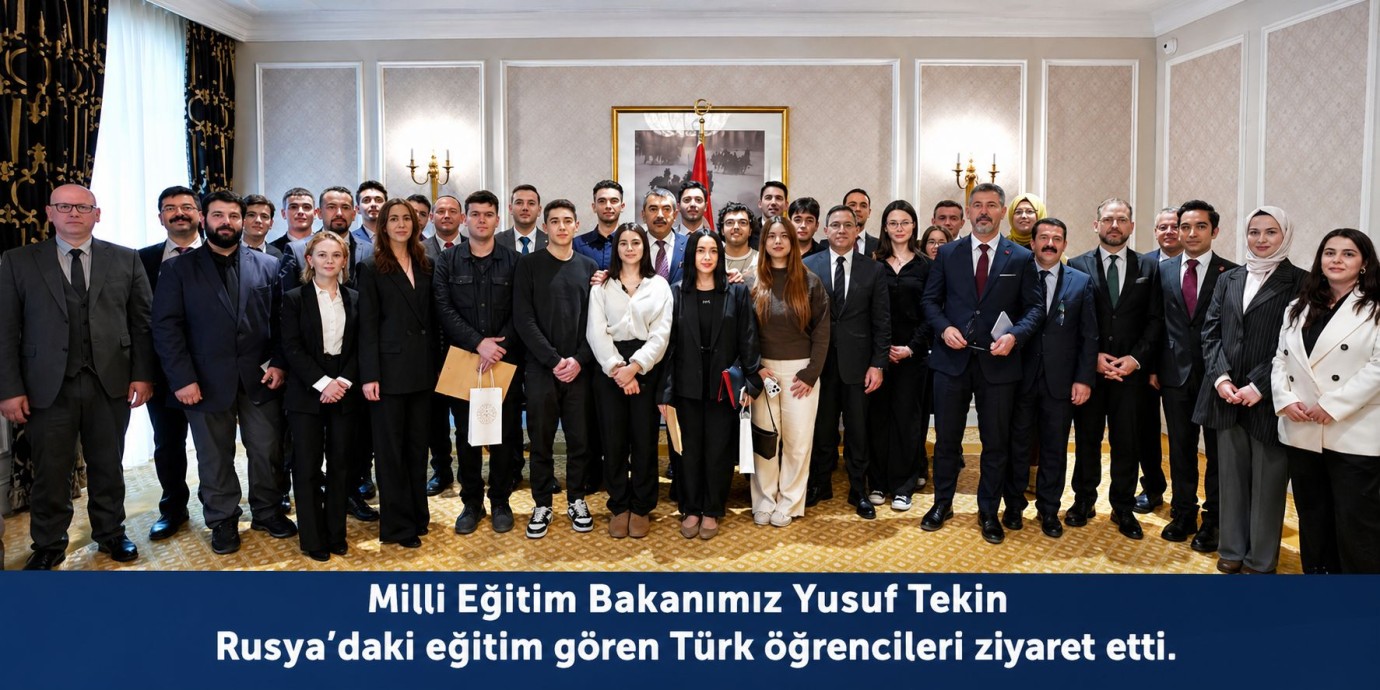 Milli Eğitim Bakanı Tekin, Rusya'da MEB burslu Türk öğrencilerle bir araya geldi