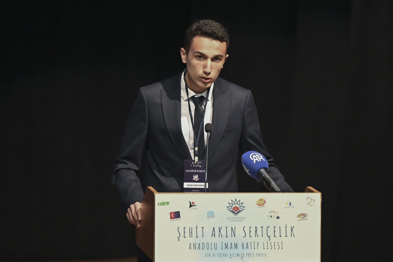 İstanbul'da imam hatip lisesi öğrencileri ″Emperyalizm Çalıştayı″ düzenledi